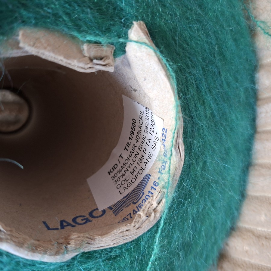 Moherio siūlai – švelnūs ir purūs (100 g)