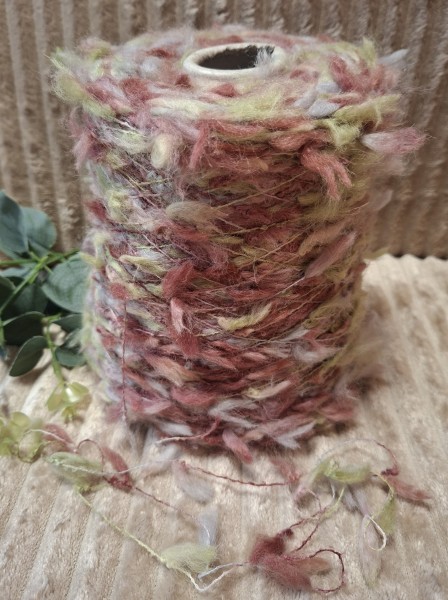 Siūlai su kilpine tekstūra – dekoratyvūs ir purūs (50 g)