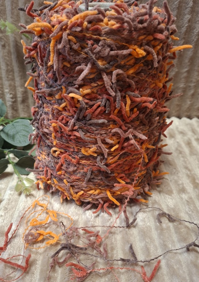 Siūlai su dekoratyvia tekstūra – margi, rudeninių spalvų (50 g)