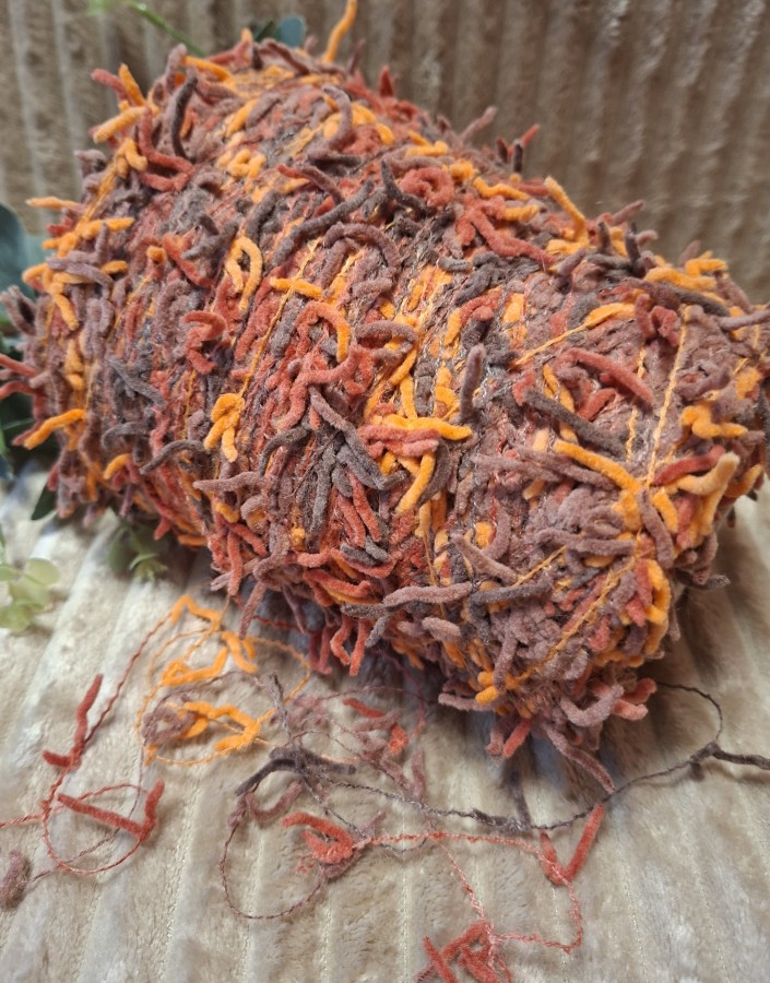 Siūlai su dekoratyvia tekstūra – margi, rudeninių spalvų (50 g)