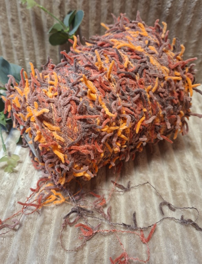 Siūlai su dekoratyvia tekstūra – margi, rudeninių spalvų (50 g)