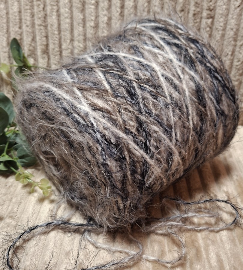 Tekstūriniai siūlai „žolytė“ su merino vilna ir alpaka – melanžiniai (50 g)