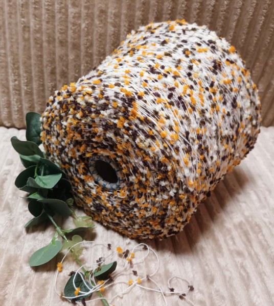 Melanžiniai siūlai „Pumpurėliai“ – dekoratyvūs ir tekstūriniai (50 g)