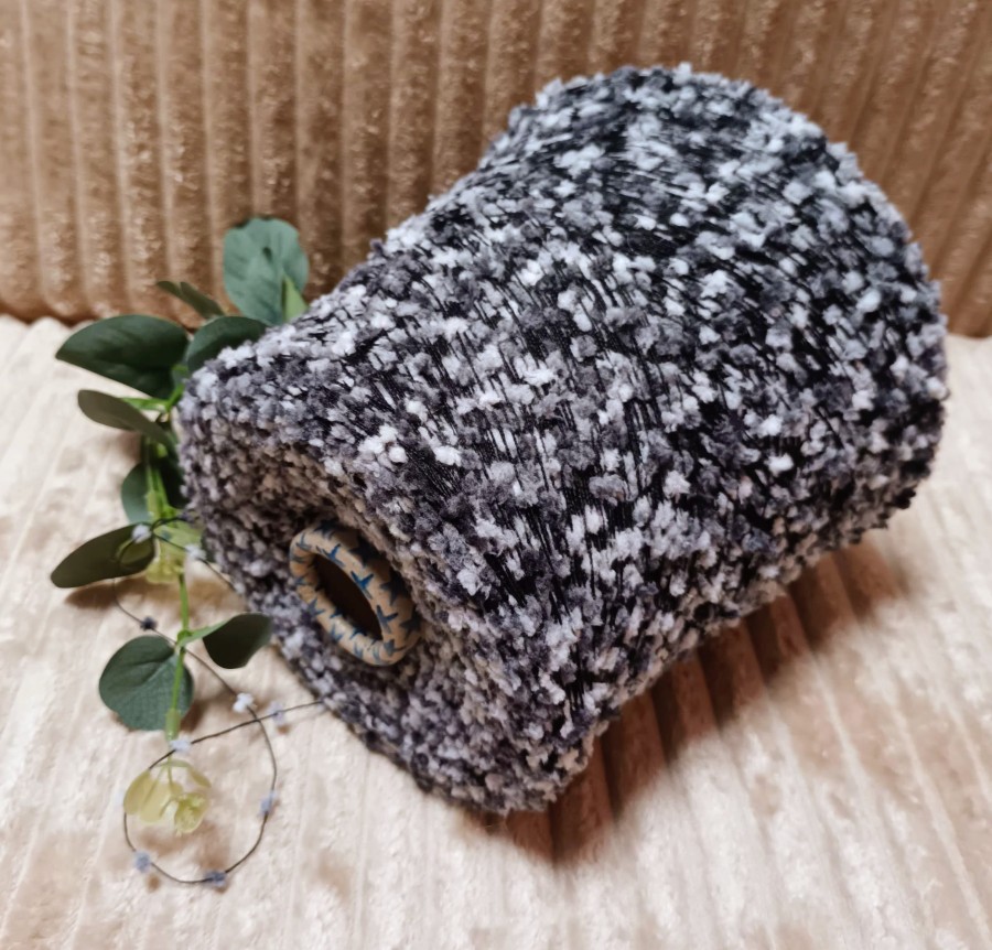 Melanžiniai siūlai „Pumpurėliai“ – dekoratyvūs ir tekstūriniai (100 g)