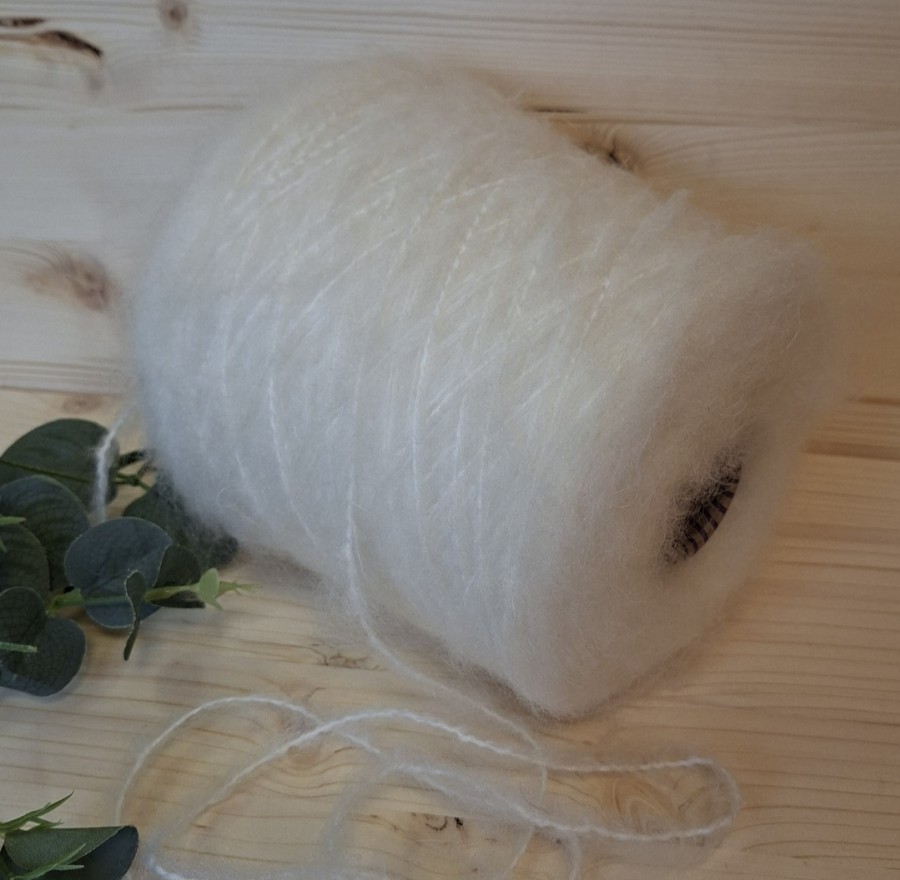 Vilnos ir Kid Mohair siūlai – itin purūs ir švelnūs POMICE (100 g)