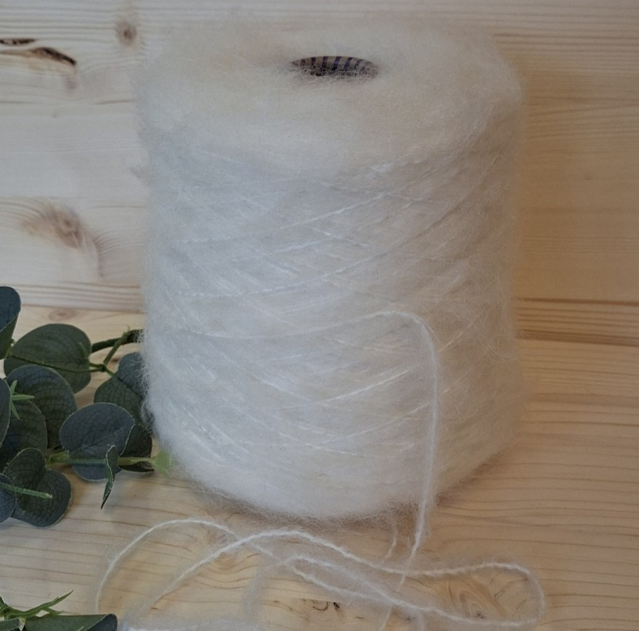 Vilnos ir Kid Mohair siūlai – itin purūs ir švelnūs POMICE (100 g)