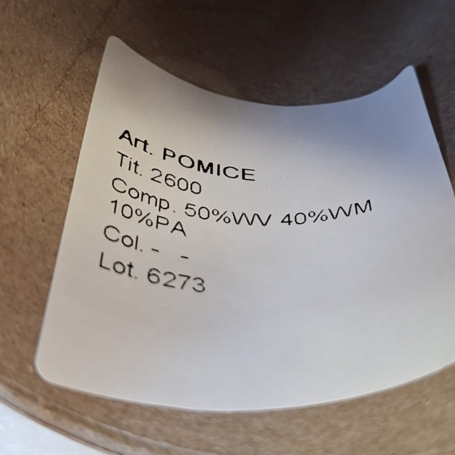 Vilnos ir Kid Mohair siūlai – itin purūs ir švelnūs POMICE (100 g)
