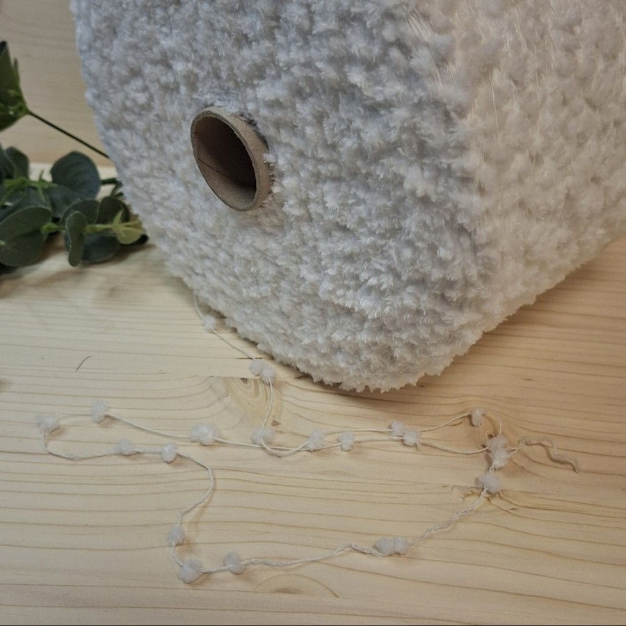 Tekstūriniai siūlai – žaismingi ir išraiškingi FANTASIA POMPON (100 g)
