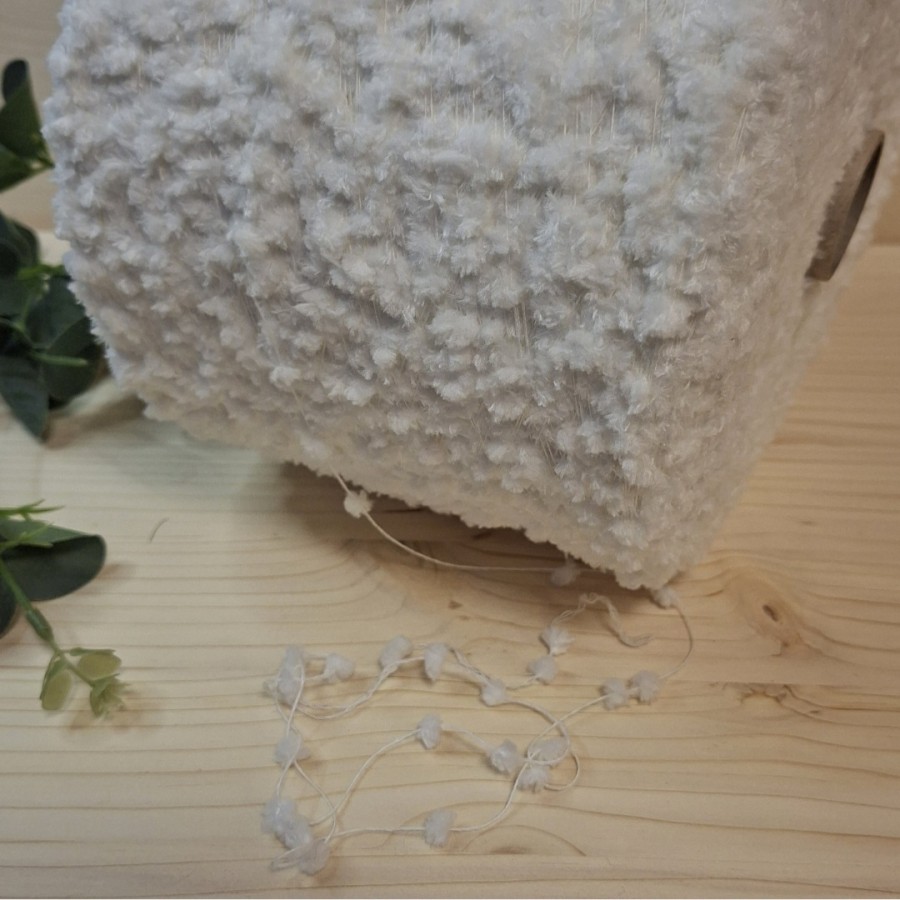 Tekstūriniai siūlai – žaismingi ir išraiškingi FANTASIA POMPON (100 g)