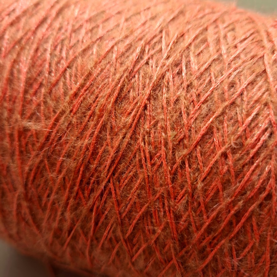 Faktūriniai siūlai – lengvi ir stilingi (100 g) Faktūriniai siūlai – lengvi ir stilingi (100 g)