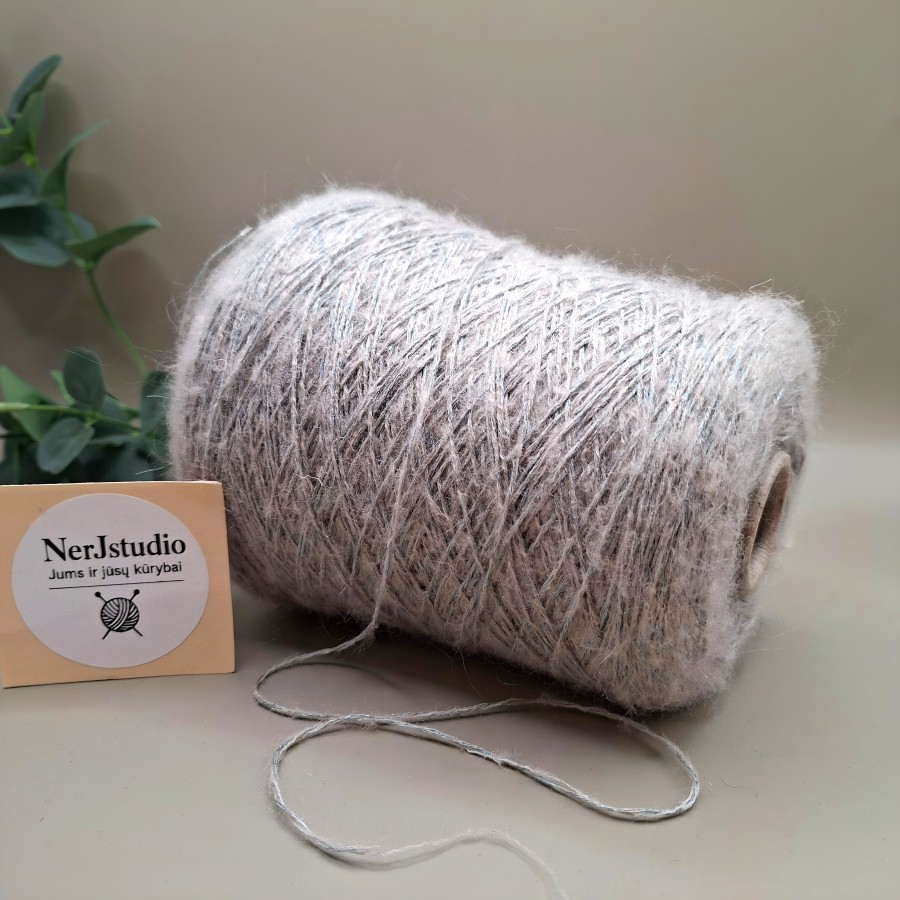 Faktūriniai siūlai – lengvi ir stilingi (100 g) Faktūriniai siūlai – lengvi ir stilingi (100 g)