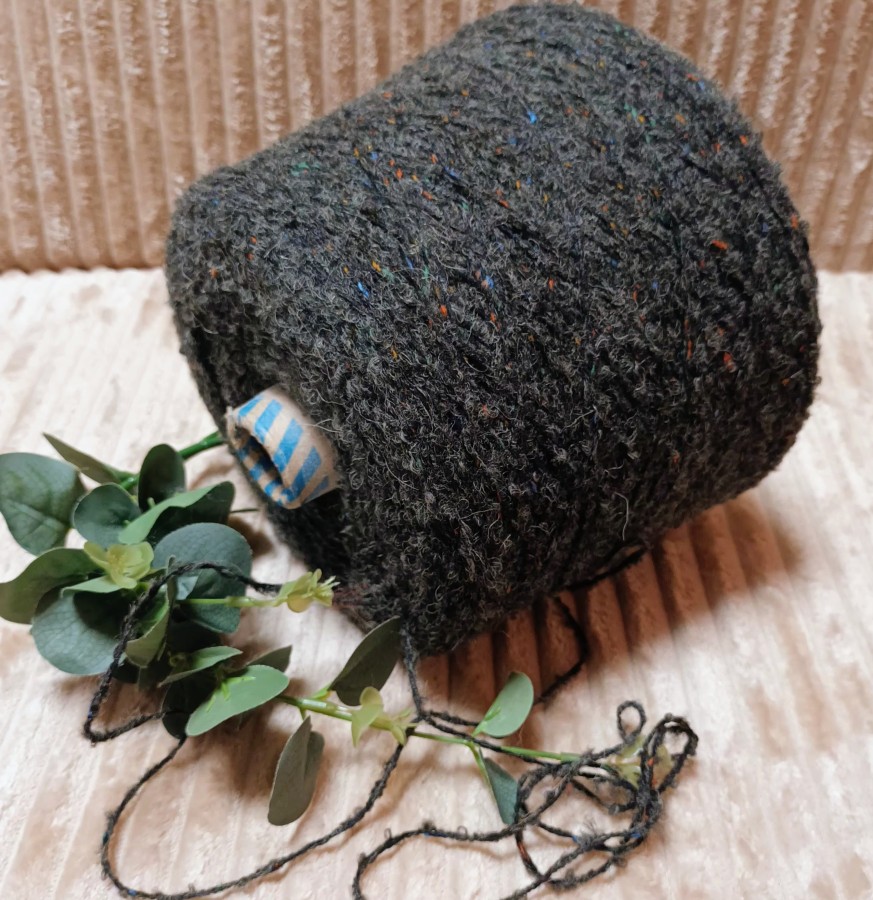 Buklė siūlai su tvido efektu – tekstūruoti ir švelnūs (100 g)