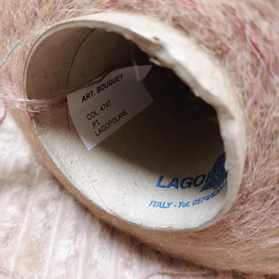 Itališki melanžiniai siūlai – lengvi ir švelnūs (100 g)