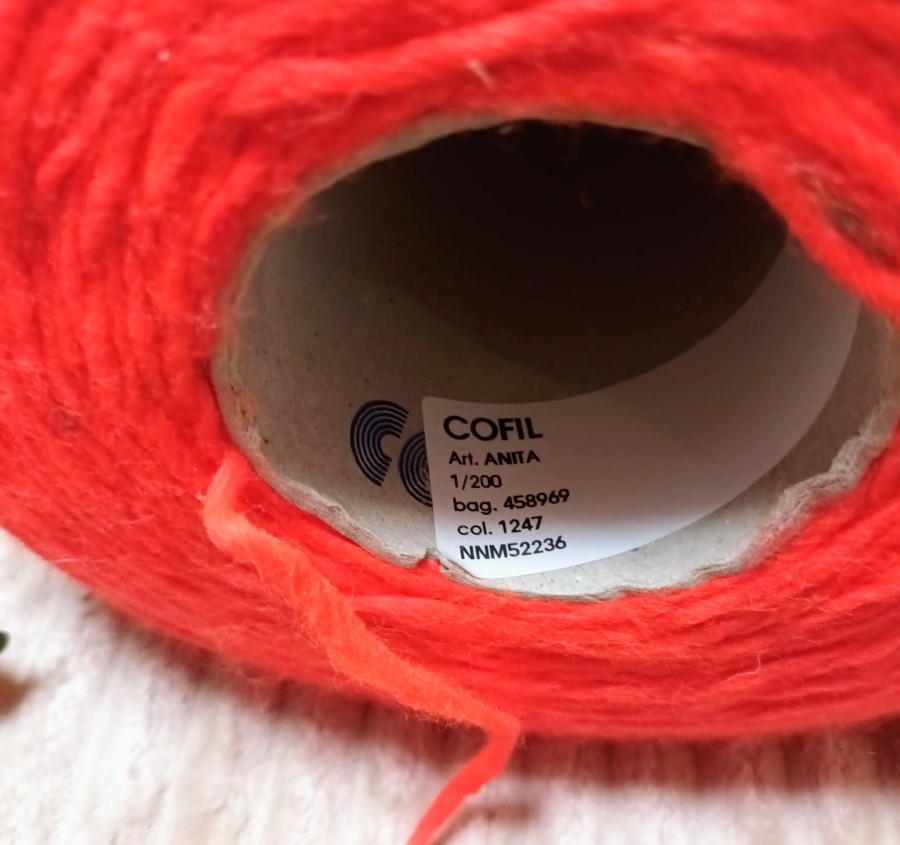 Pusvilnės siūlai su merinu – neoniniai, ryškiai oranžiniai (100 g)