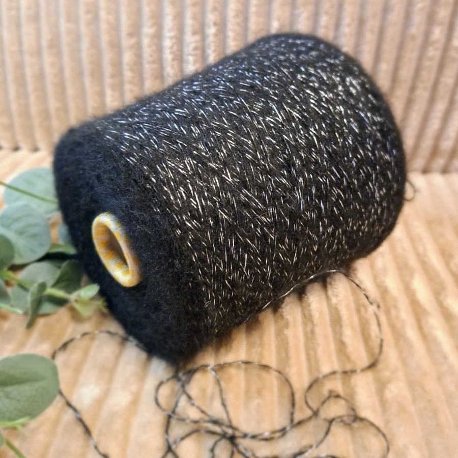 Kid Mohair siūlai – purūs ir subtiliai žvilgantys GLIMMER (100 g)