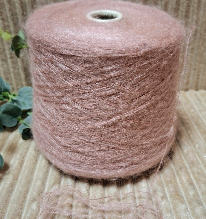 Kid moherio siūlai DIABLO – purūs ir itin švelnūs (100 g)