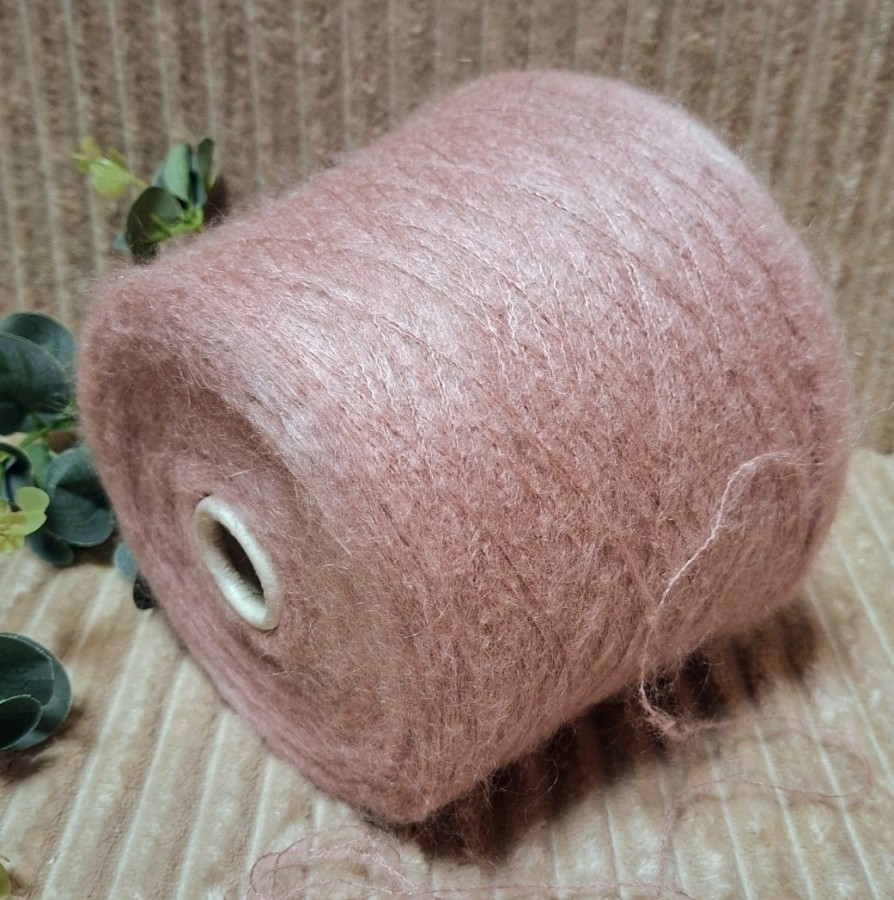 Kid moherio siūlai DIABLO – purūs ir itin švelnūs (100 g)