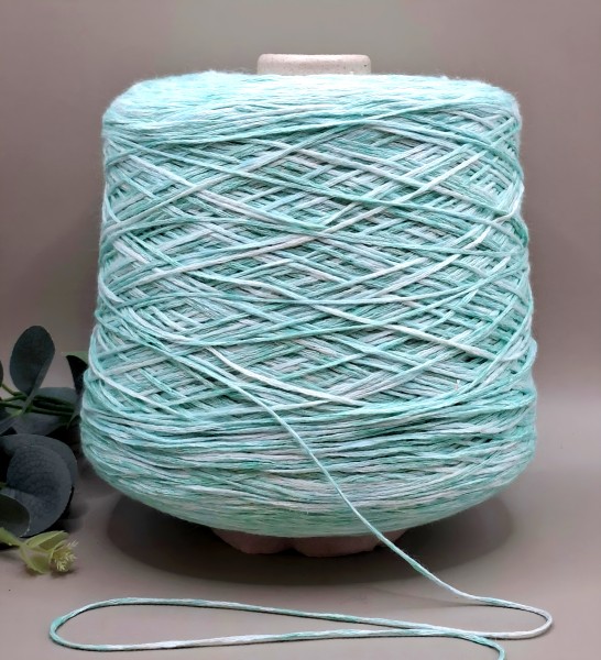 Medvilnė ir viskozė – švelnūs, blizgūs siūlai (100 g)