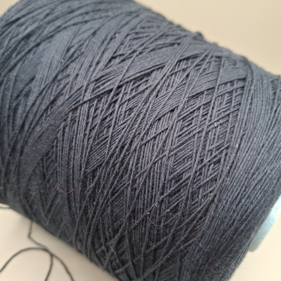 Medvilnės siūlai – tamsi grafito spalva (100 g) Medvilnės siūlai – tamsi grafito spalva (100 g)