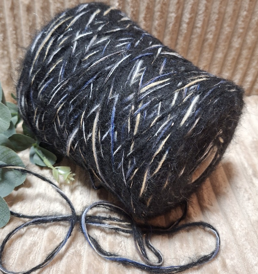 Melanžiniai siūlai – su sidabrine gija (350 g)