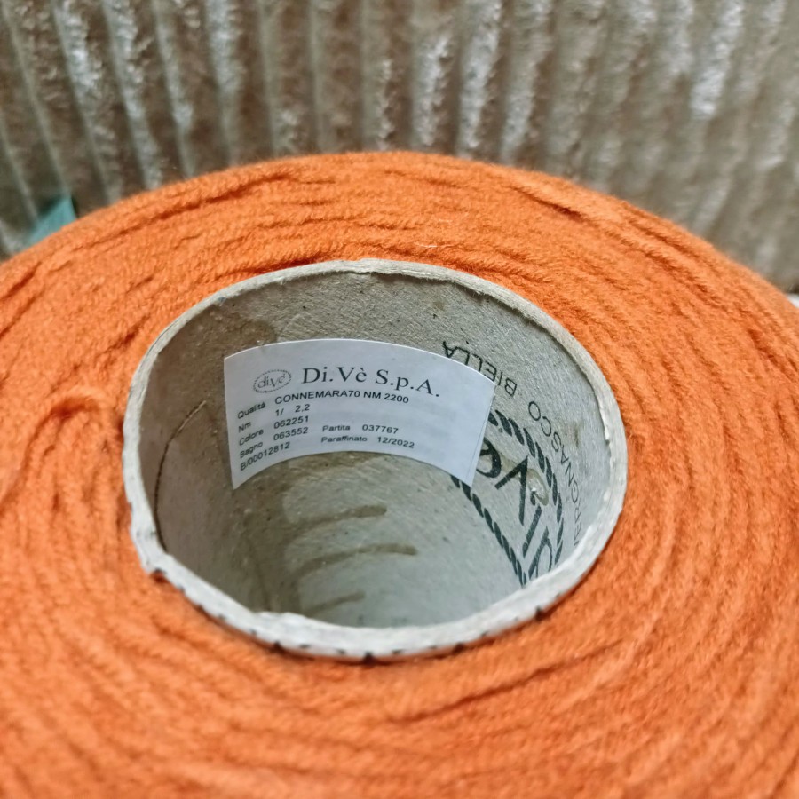 Merino vilnos siūlai – ryški oranžinė (100 g)