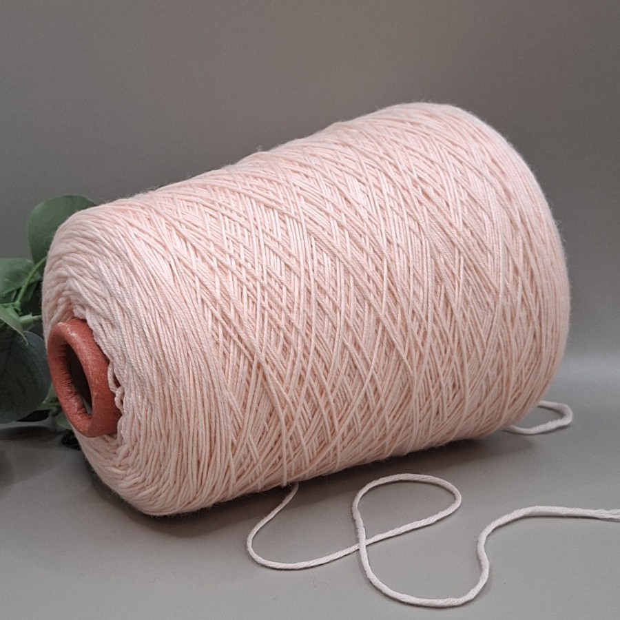 Merino vilnos siūlai – šviesiai persikiniai, lygūs SUDWOLLE SUPER (100 g)