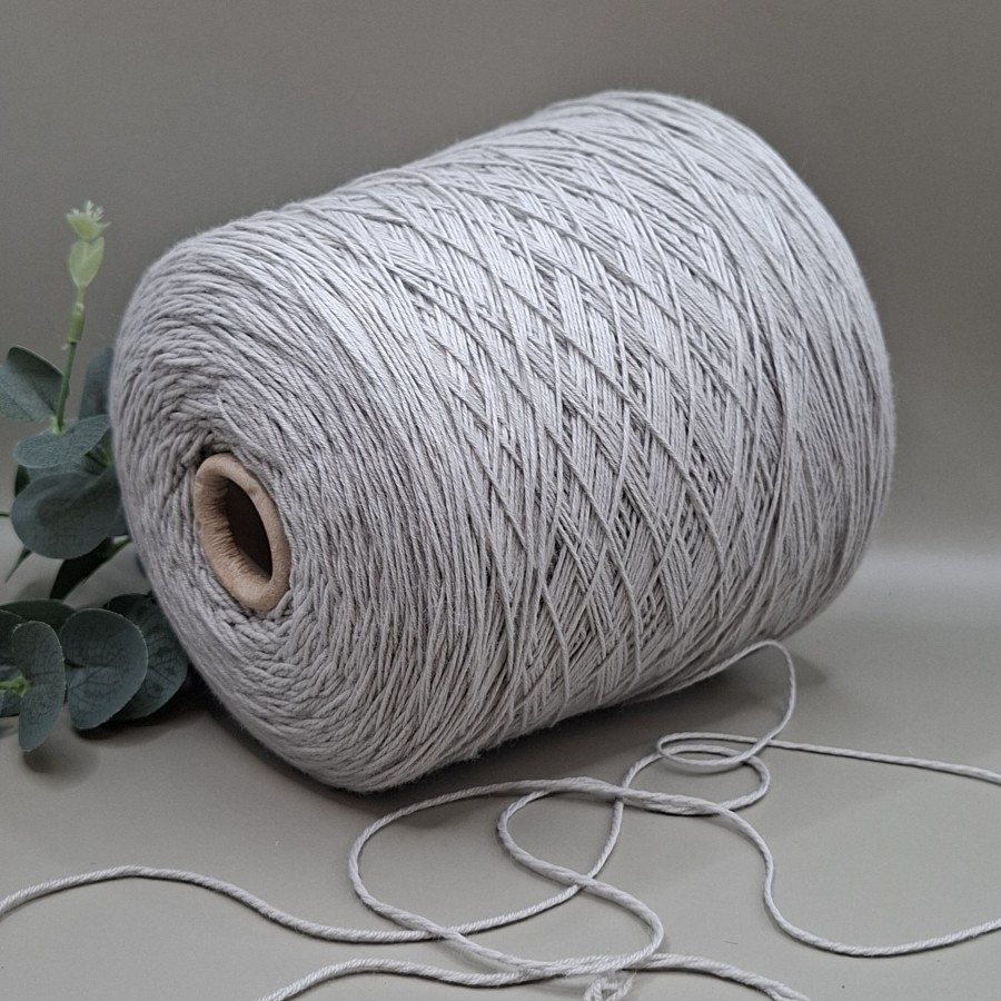 Merino vilnos siūlai – šviesiai pilki, lygūs MERINOULL (100 g)