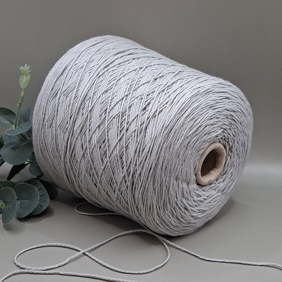 Merino vilnos siūlai – šviesiai pilki, lygūs MERINOULL (100 g)