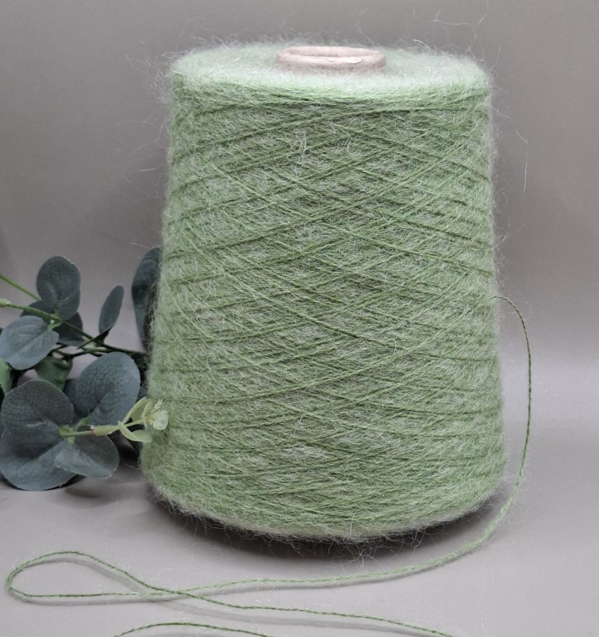 Moherio siūlai – lengvi, švelnūs ir pūkuoti (100 g)