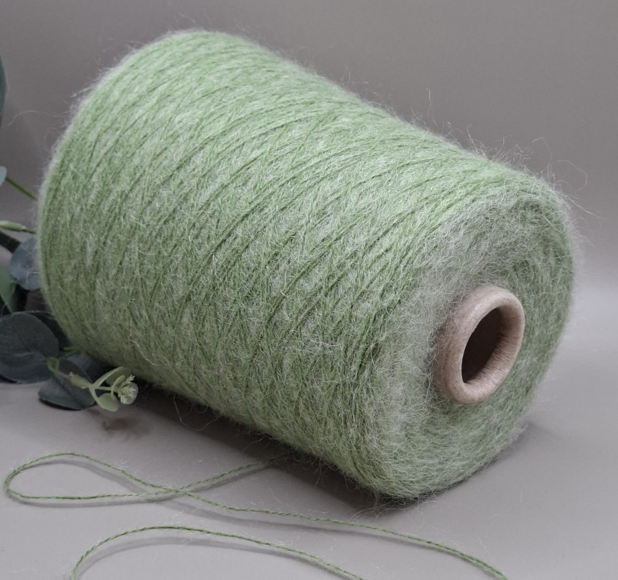 Moherio siūlai – lengvi, švelnūs ir pūkuoti (100 g)