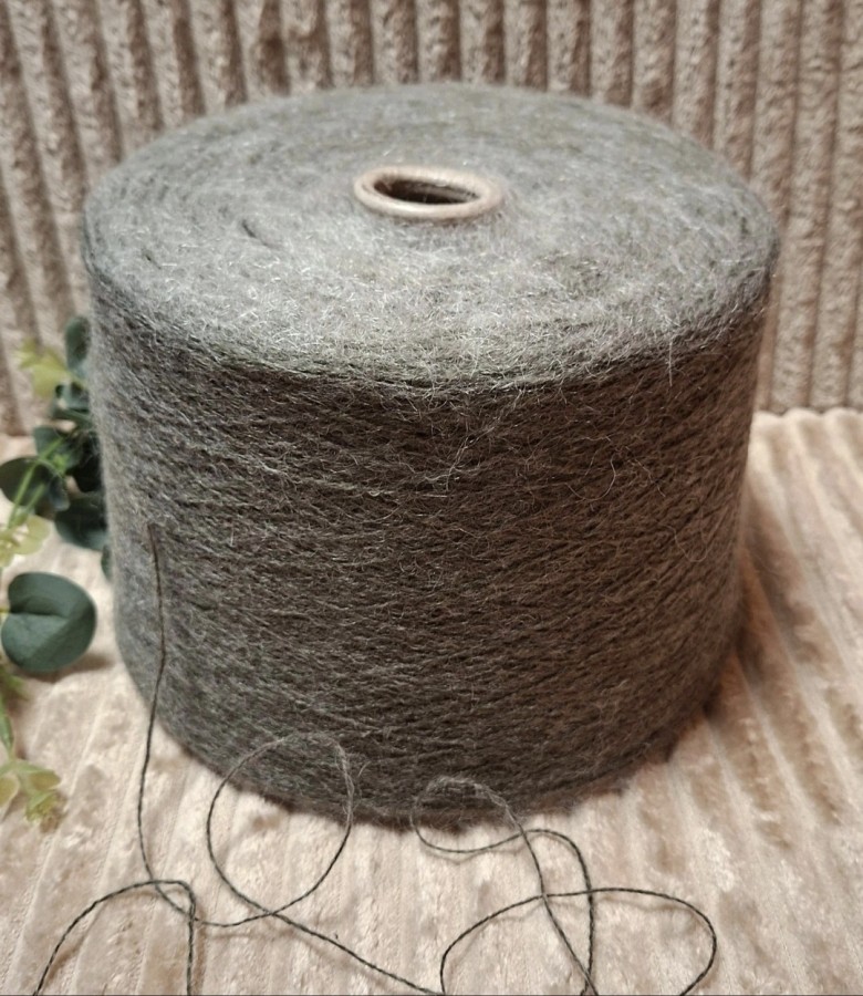 Moherio siūlai su merino vilna – alyvuogių spalva (100 g)