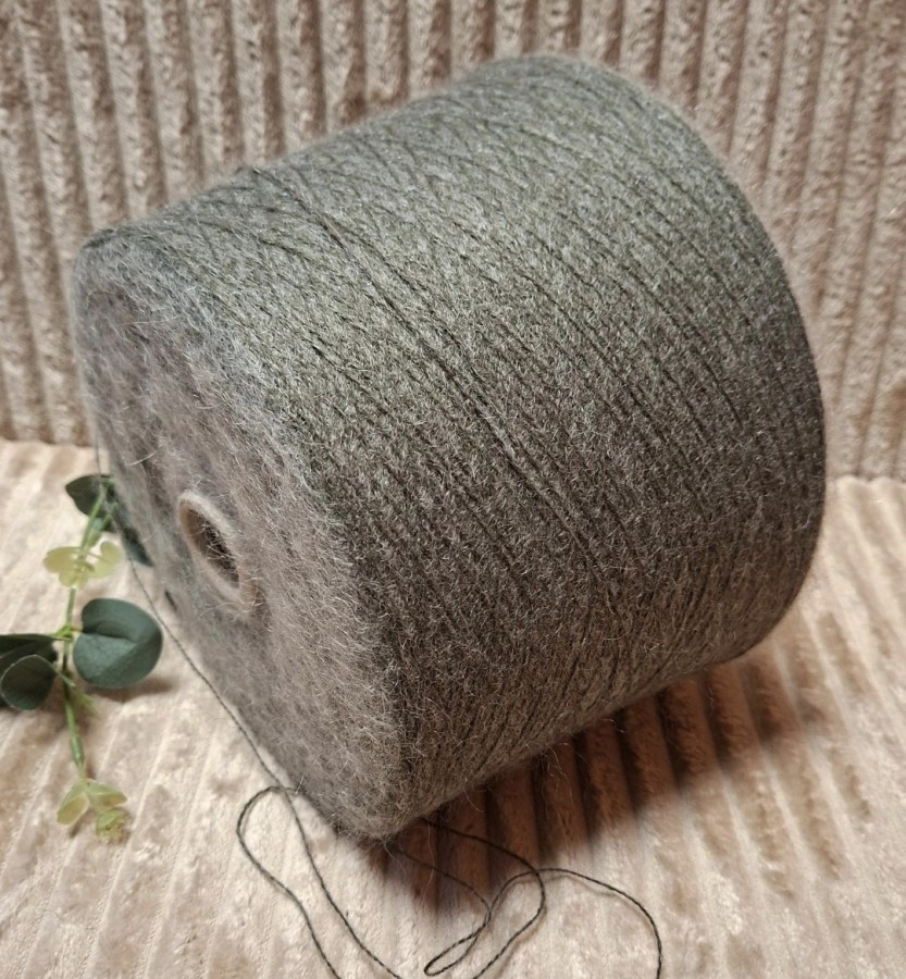 Moherio siūlai su merino vilna – alyvuogių spalva (100 g)