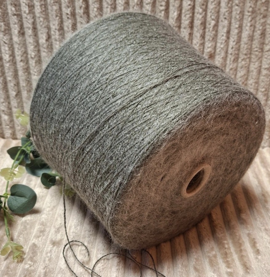 Moherio siūlai su merino vilna – alyvuogių spalva (100 g)