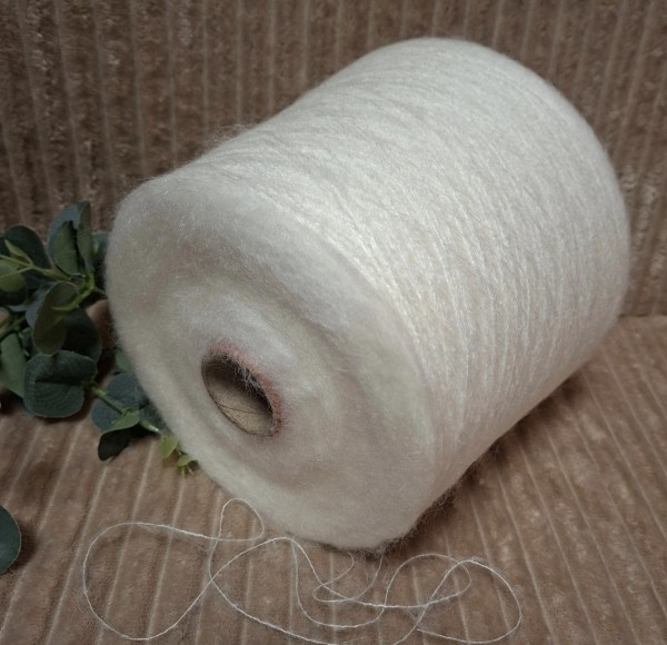 Moherio siūlai Virginia – balti ir pūkuoti (100 g)