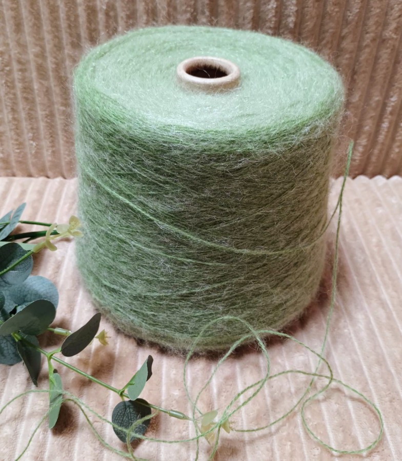 Moherio siūlai – lengvi ir pūkuoti (100 g)