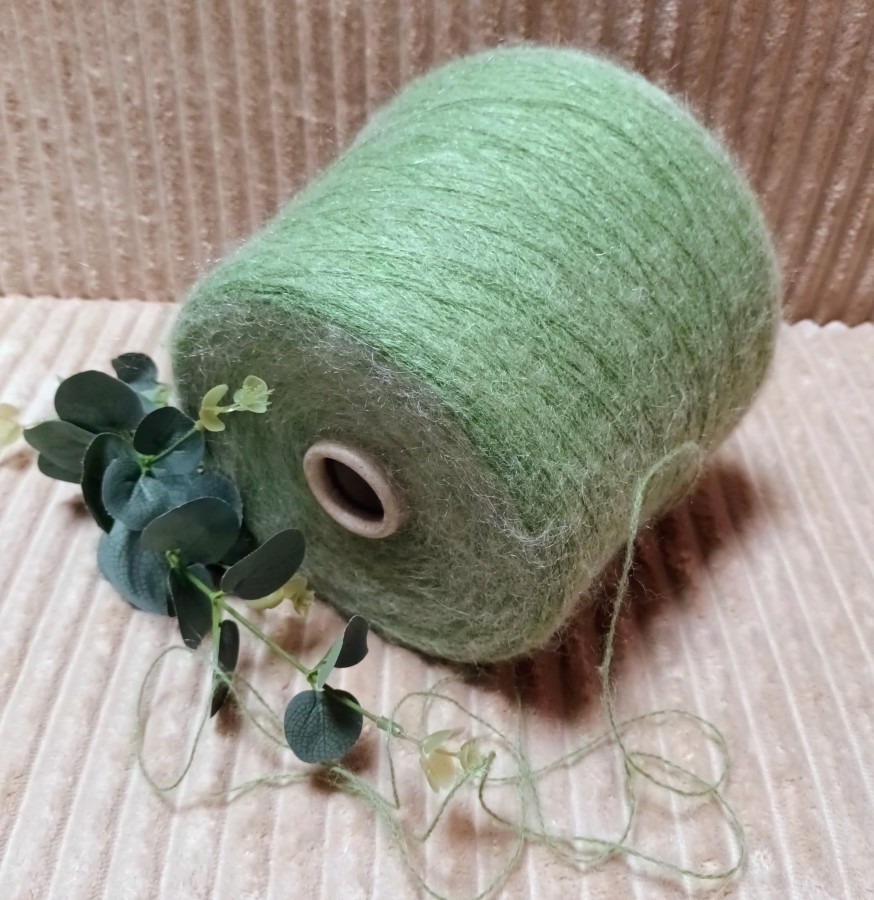 Moherio siūlai – lengvi ir pūkuoti (100 g)