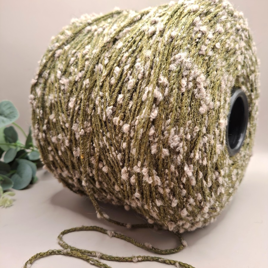 Pusvilnės siūlai su burbuliukais – samaninė chaki BUFALO (100 g) Pusvilnės siūlai su burbuliukais – samaninė chaki BUFALO (100 g)