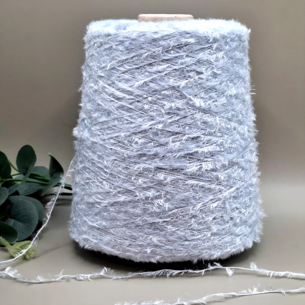 Medvilnė ir viskozė – pūkuotas „žolytės“ siūlas SPAZIO (100 g)