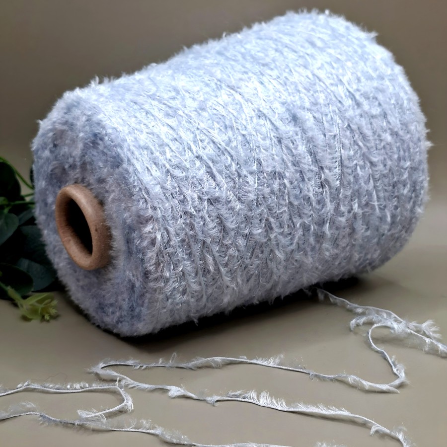 Medvilnė ir viskozė – pūkuotas „žolytės“ siūlas SPAZIO (100 g) Medvilnė ir viskozė – pūkuotas „žolytės“ siūlas SPAZIO (100 g)