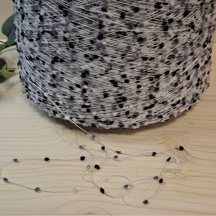 Tekstūriniai siūlai – išraiškingi ir modernūs FANTASIA POMPON (100 g)