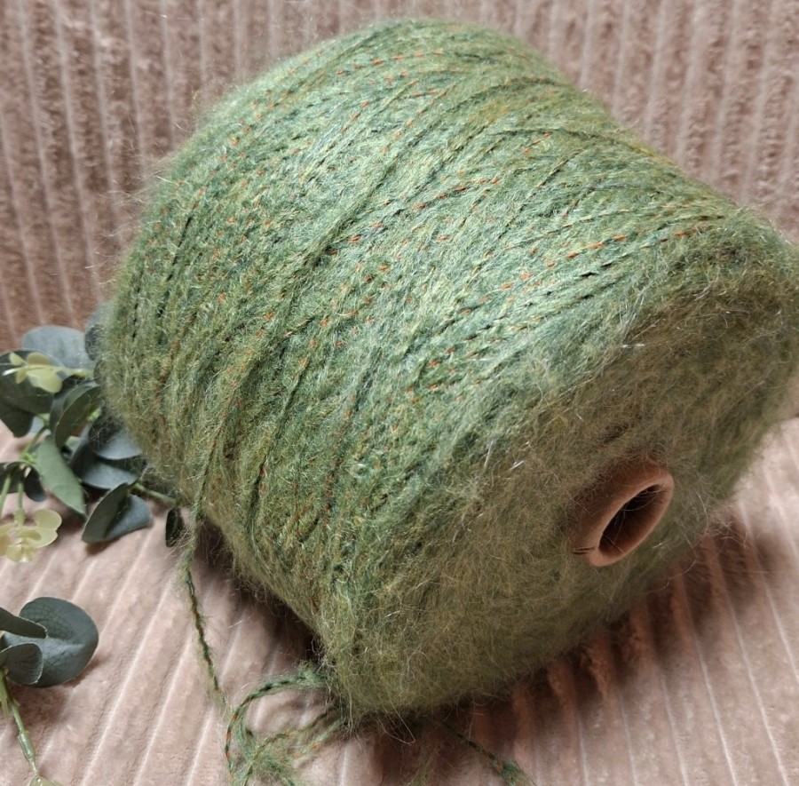 Alpakos vilnos siūlai – pūkuoti ir minkšti (100 g)