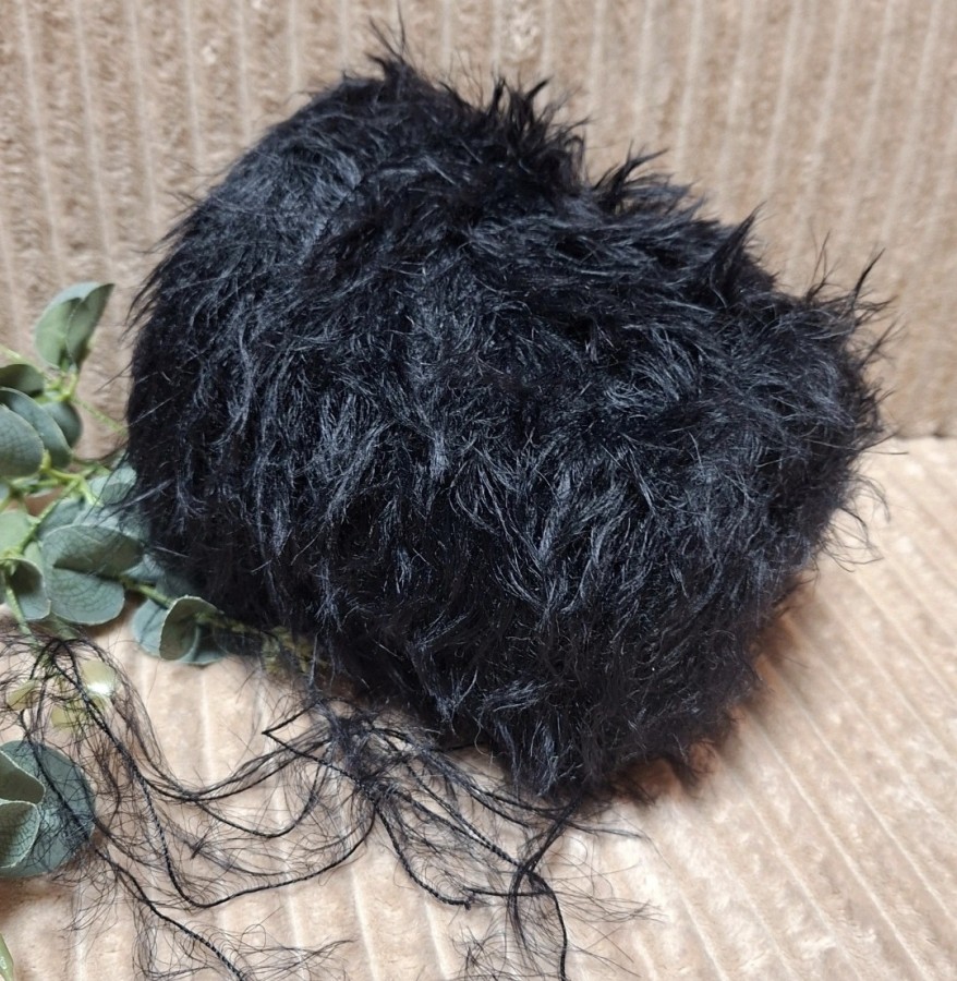 „Žolytės“ siūlai – pūkuoti juodi (100 g)