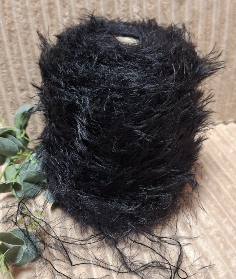 „Žolytės“ siūlai – pūkuoti juodi (100 g)