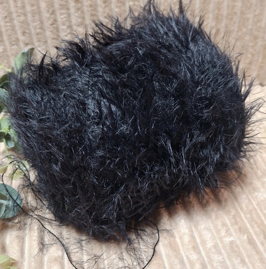 „Žolytės“ siūlai – pūkuoti juodi (100 g)