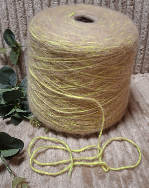 Pusvilnės siūlai – neoninė geltona virvelė su kakaviniu pūkeliu (100 g)