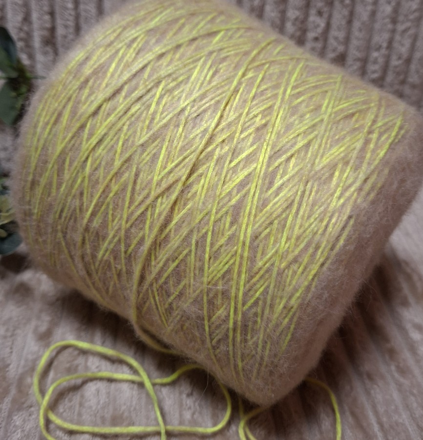 Pusvilnės siūlai – neoninė geltona virvelė su kakaviniu pūkeliu (100 g)