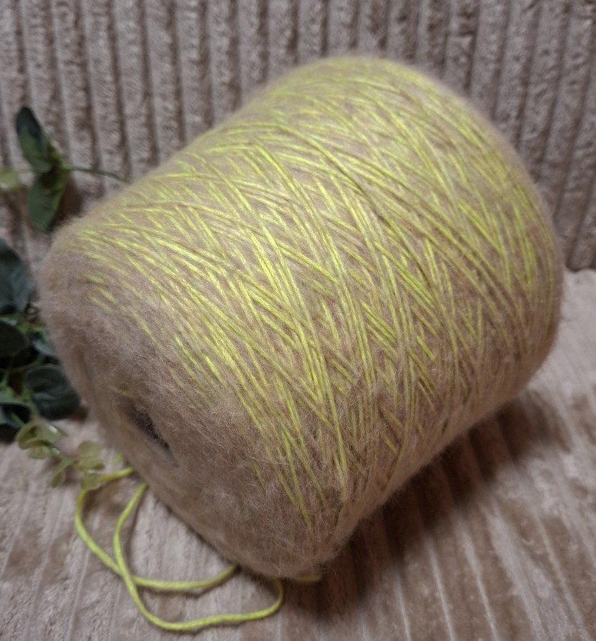 Pusvilnės siūlai – neoninė geltona virvelė su kakaviniu pūkeliu (100 g)