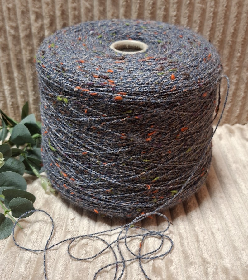 Pusvilnės siūlai – melsvos spalvos tvidas (100 g)