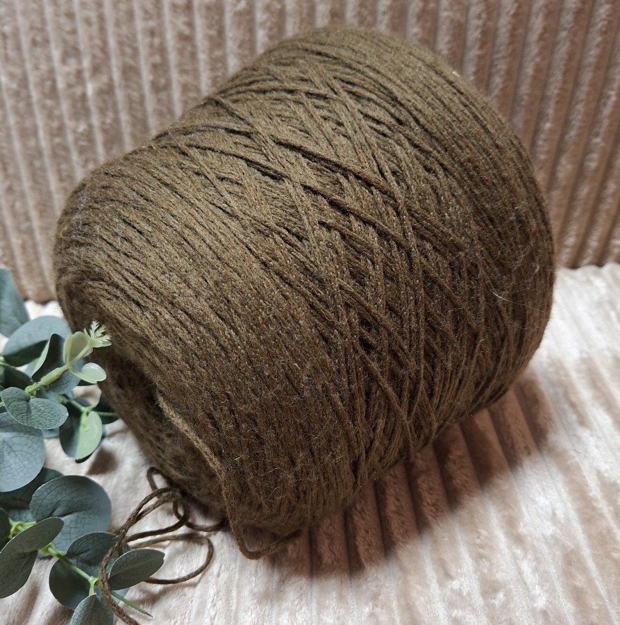 Pusvilnės siūlai – samaninės rudos spalvos (100 g)