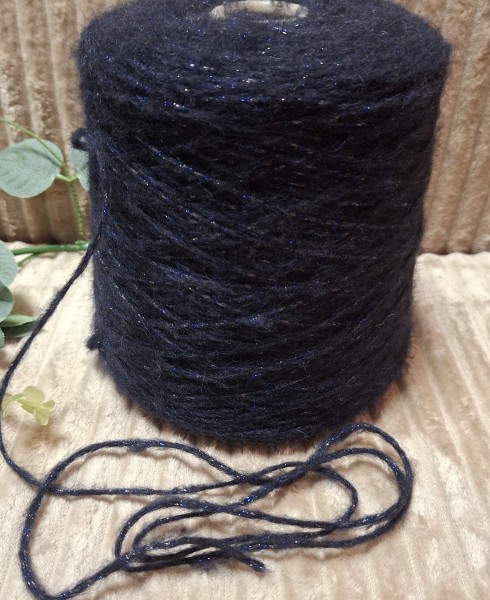 Pusvilnės siūlai su liureksu – mėlynas blizgantis (100 g)